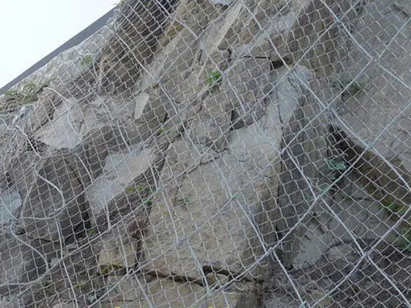 Active Rock Protection system